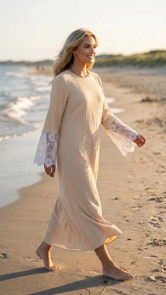 Robe Dentelle by Maqam