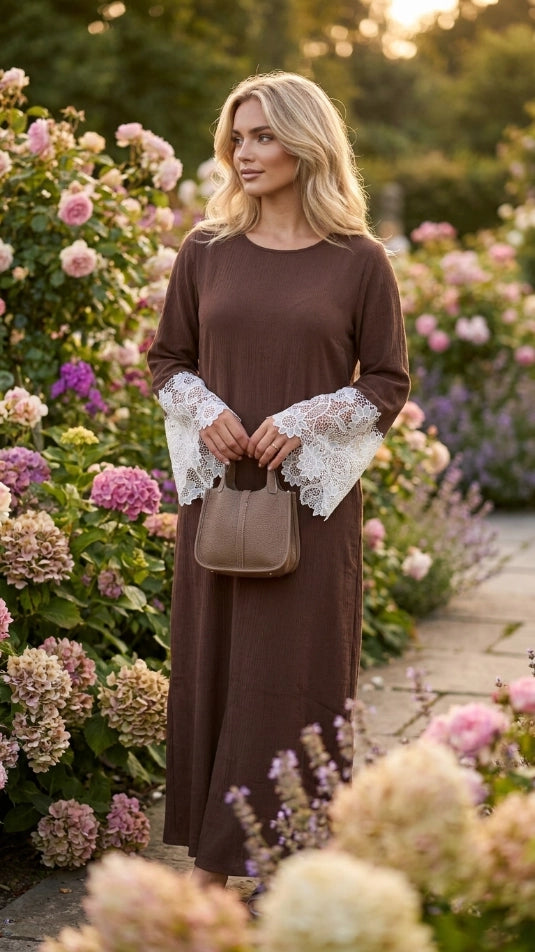 Robe Dentelle by Maqam