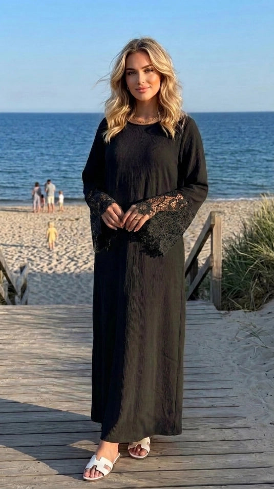 Robe Dentelle by Maqam