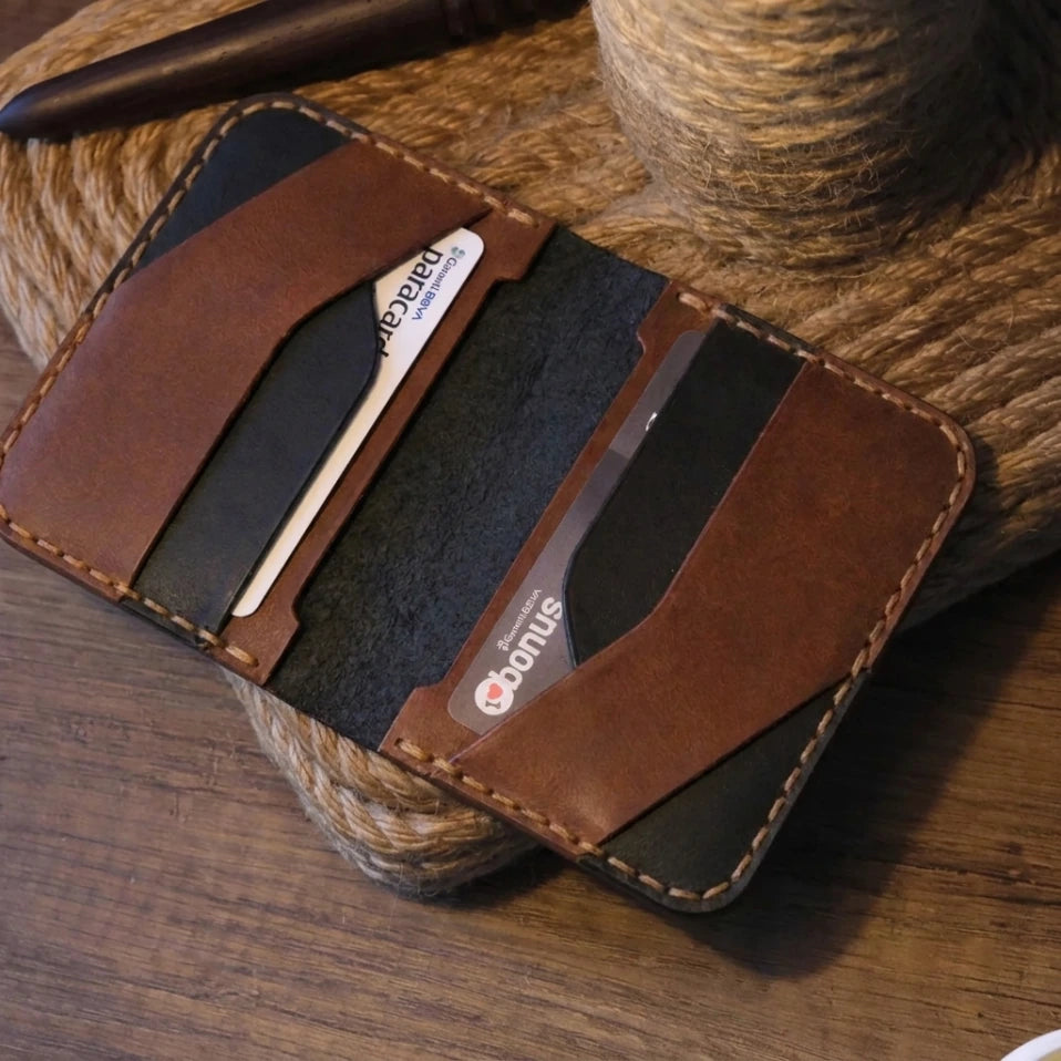 Portefeuille Compact en Cuir – Design Vintage